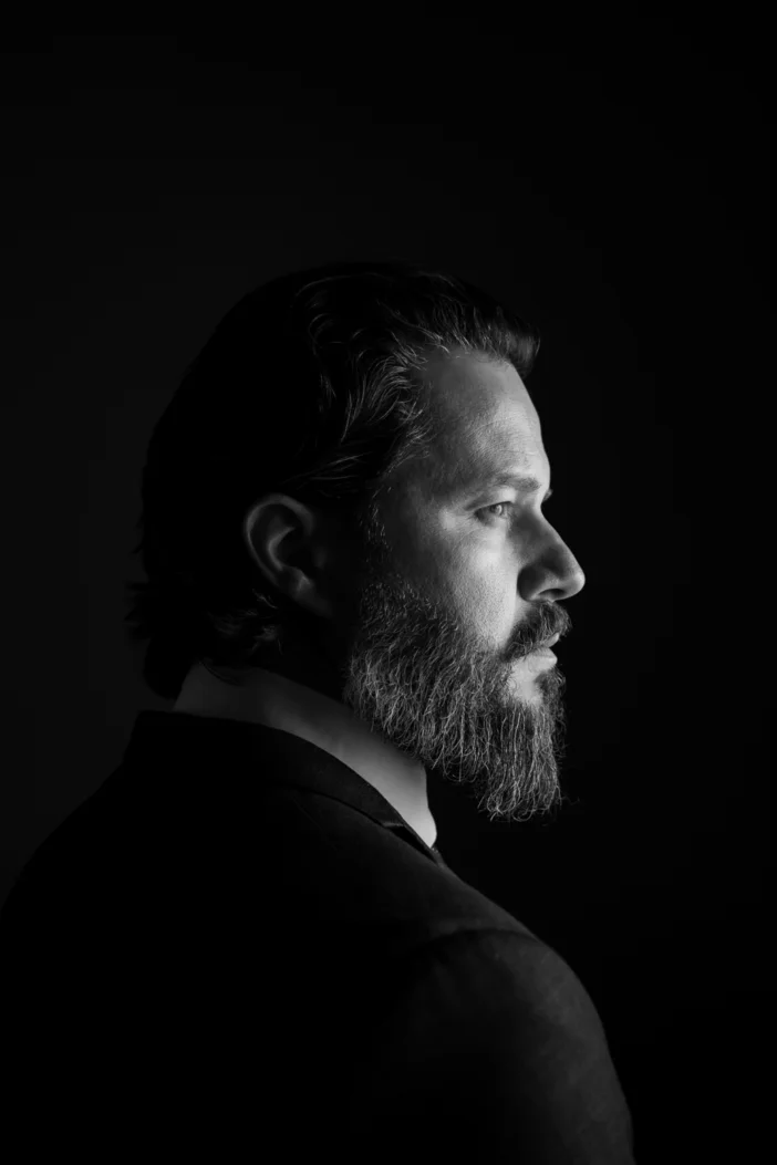 Ensaio de retrato corporativo masculino em Palhoça
